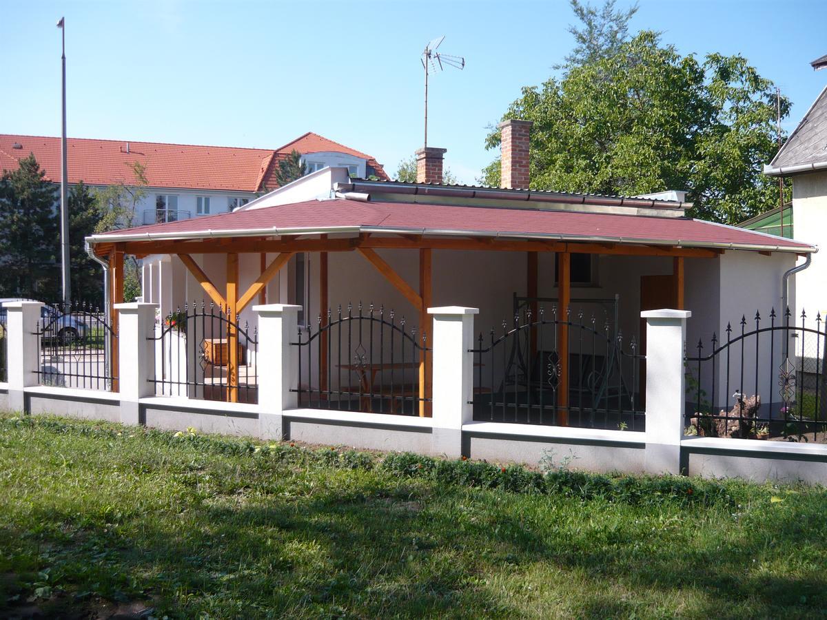 Keresztmama Haza Apartment Hajduszoboszlo Luaran gambar