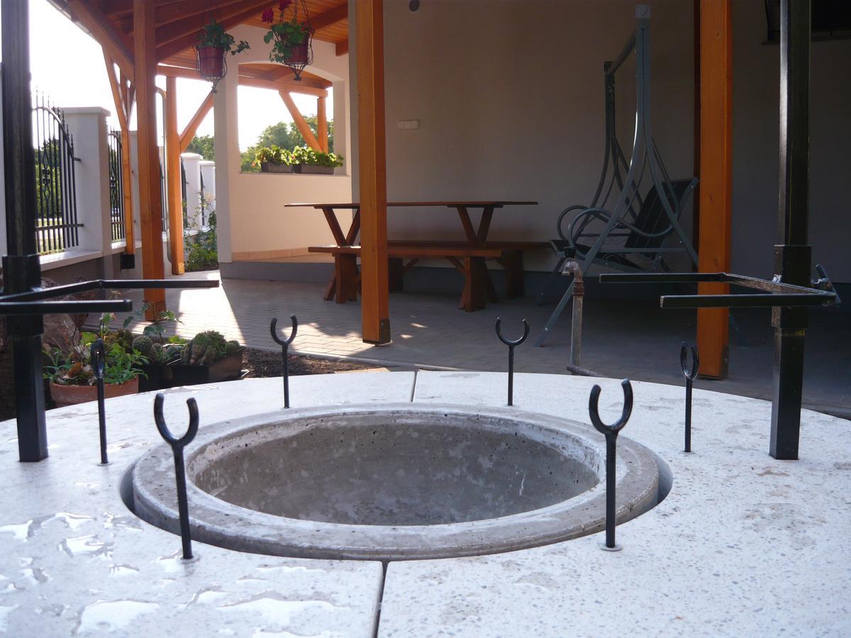 Keresztmama Haza Apartment Hajduszoboszlo Luaran gambar